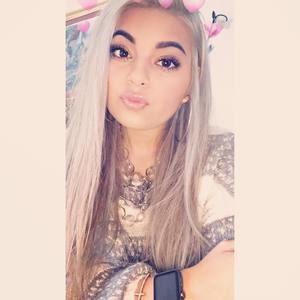 Meet your Posher, Danielle